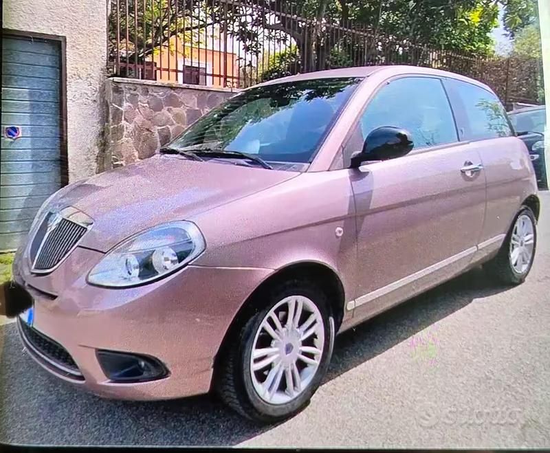 Usata Lancia Ypsilon 75 CV (55 kW) 2011 Utilitaria