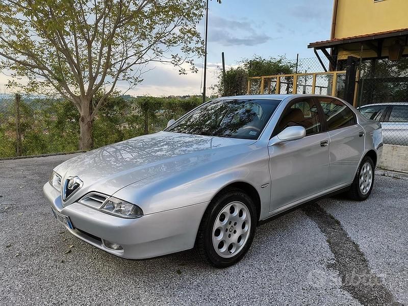Usata Alfa Romeo 166 Distinctive 136 CV (100 kW) 2000 Grigio Berlina