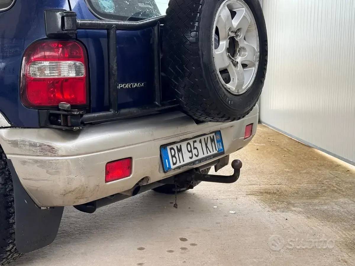 Usata Kia Sportage 83 CV (61 kW) 2000 Blu SUV