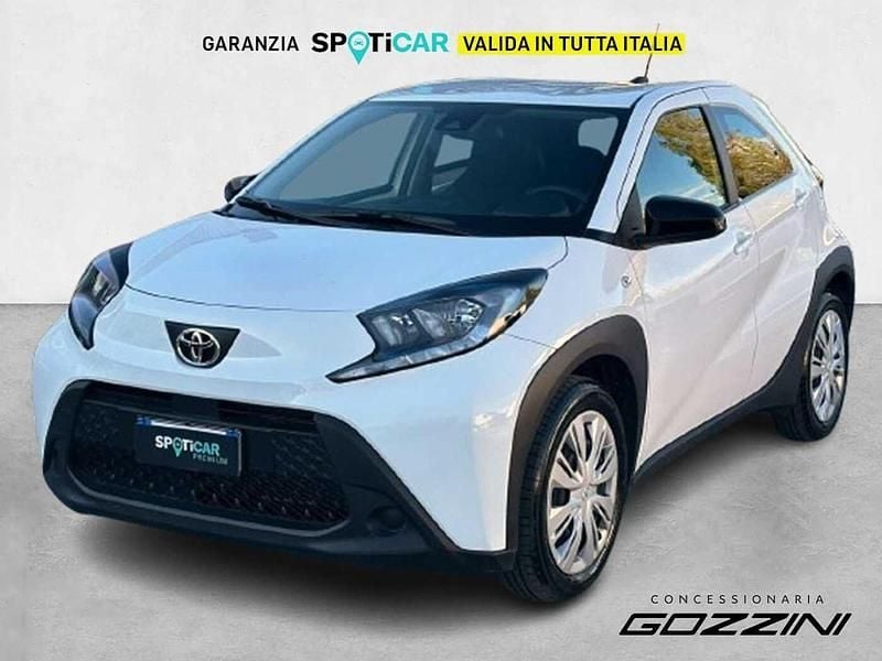 Usata Toyota Aygo Active 72 CV (52 kW) 2024 Bianco Utilitaria