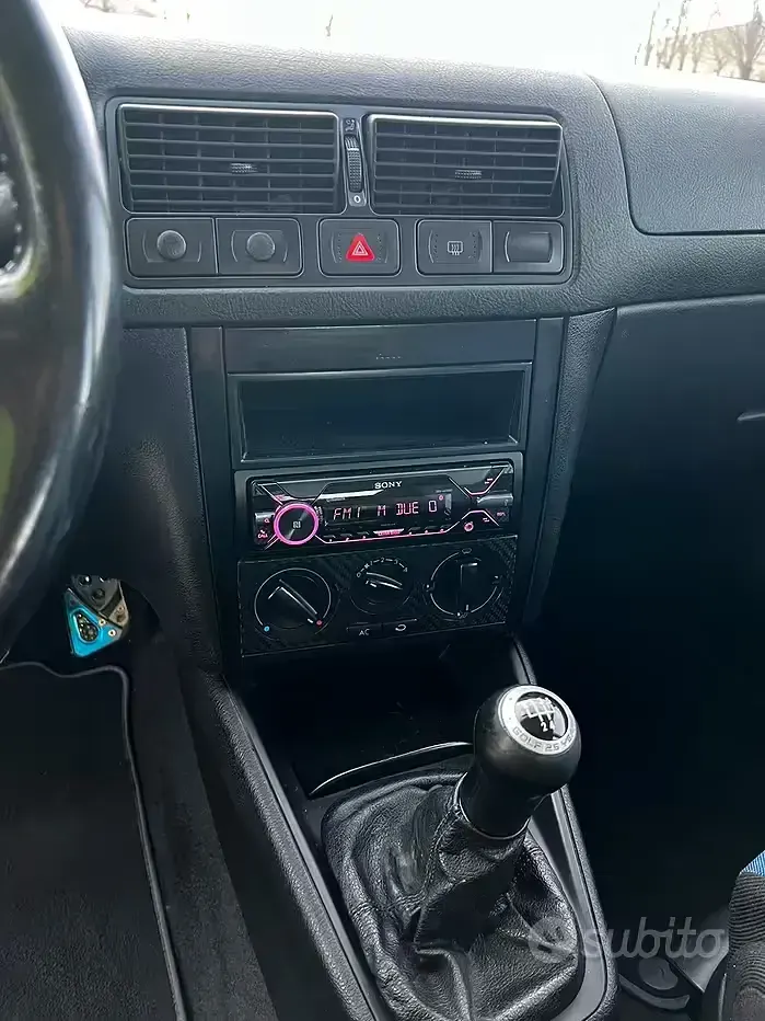 Usata VW Golf IV Edition 105 CV (77 kW) 2001 Bluazzurro Berlina