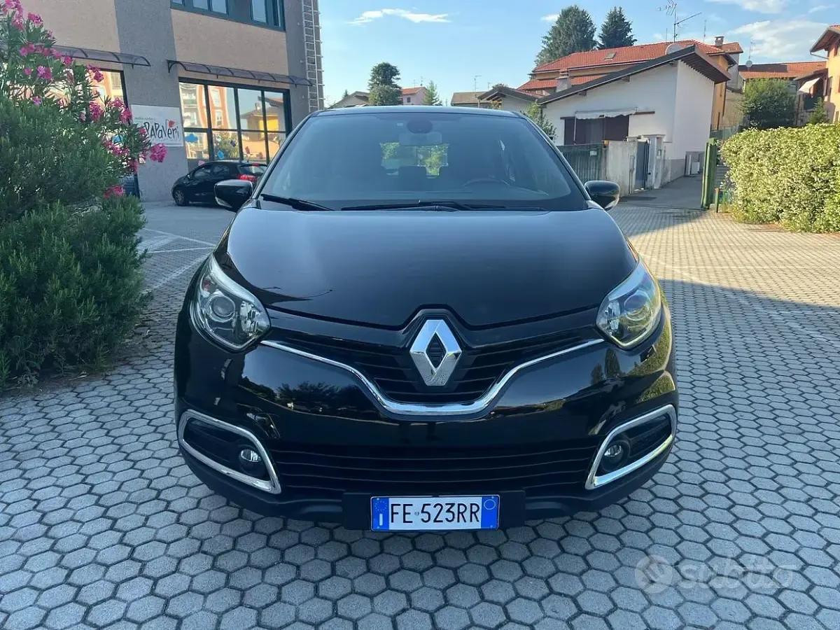 Usata Renault Captur 120 CV (88 kW) 2016 Nero SUV