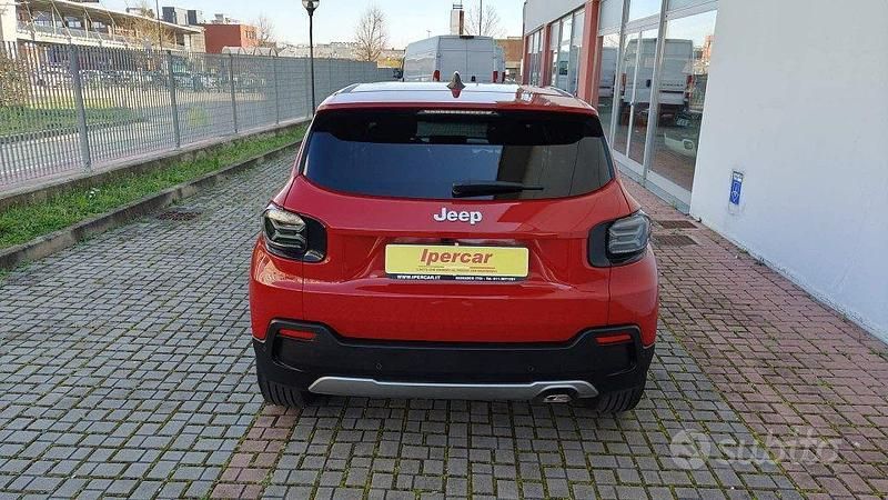 Usata Jeep Avenger Summit 101 CV (74 kW) 2024 Rosso SUV