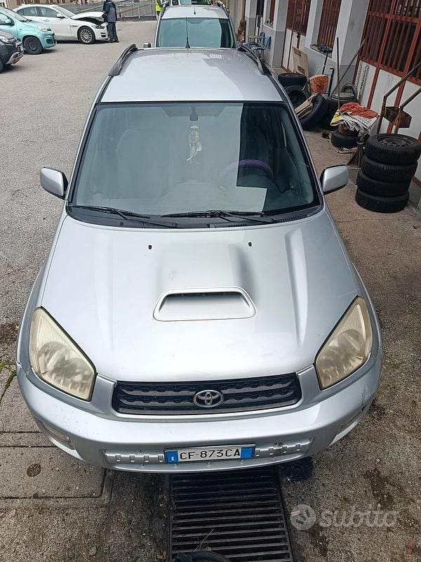 Usata Toyota RAV4 2003 Grigio SUV