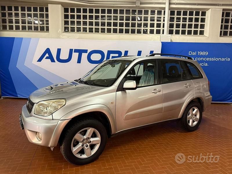 Usata Toyota RAV4 Sol 115 CV (84 kW) 2005 Argento SUV