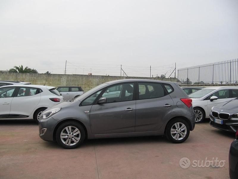 Usata Hyundai ix20 Comfort 90 CV (66 kW) 2013 Grigio Utilitaria
