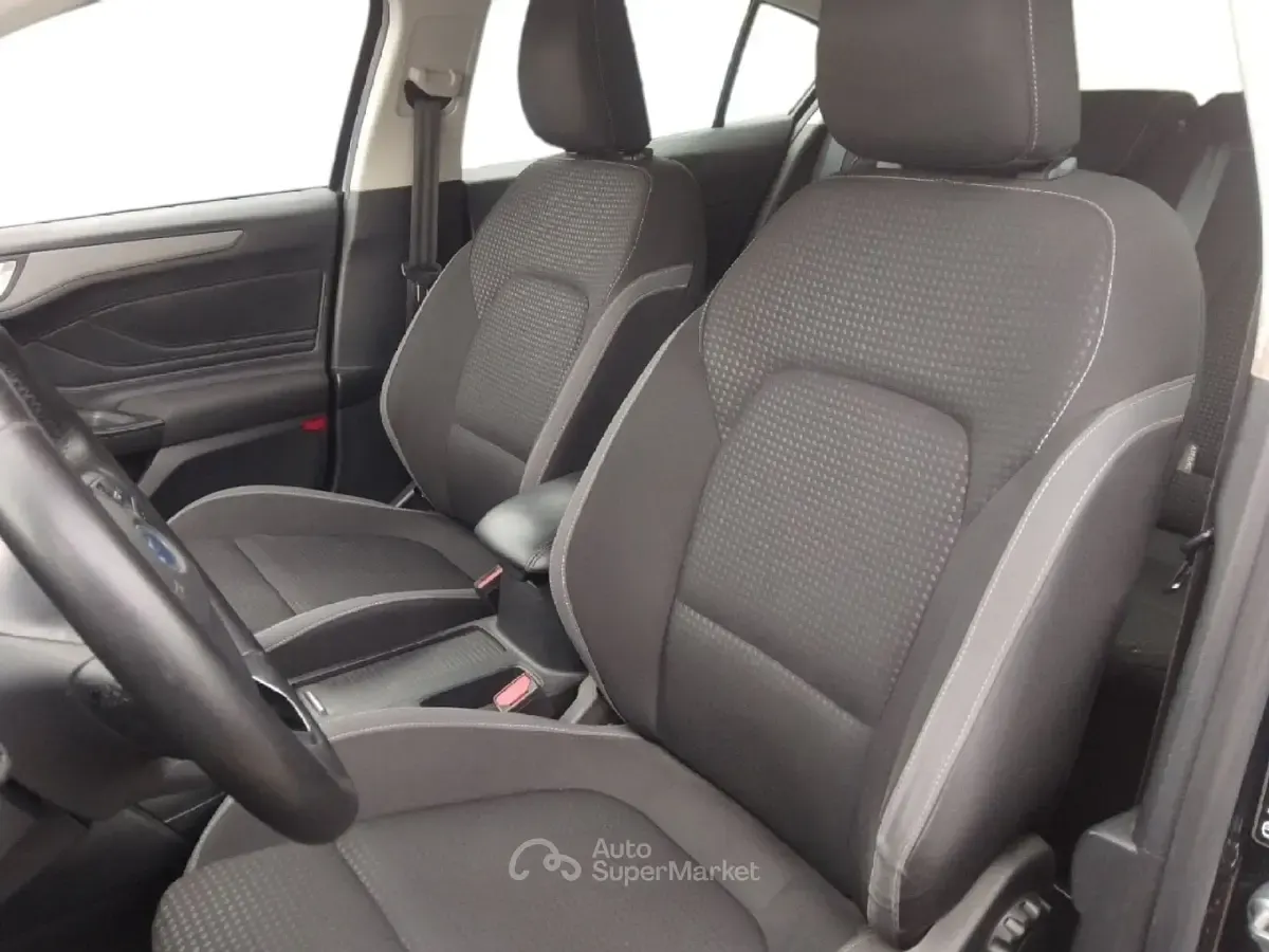 Begagnad Ford Focus Business Edition 120 HK (88 kW) 2022 Svart Sedan