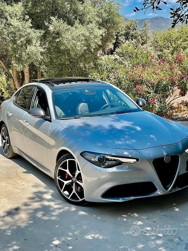 Usata Alfa Romeo Giulia Super 160 CV (117 kW) 2018 Grigio Berlina