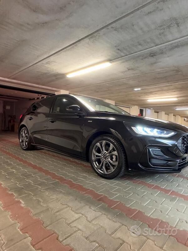 Usata Ford Focus ST-Line 125 CV (91 kW) 2023 Nero Berlina