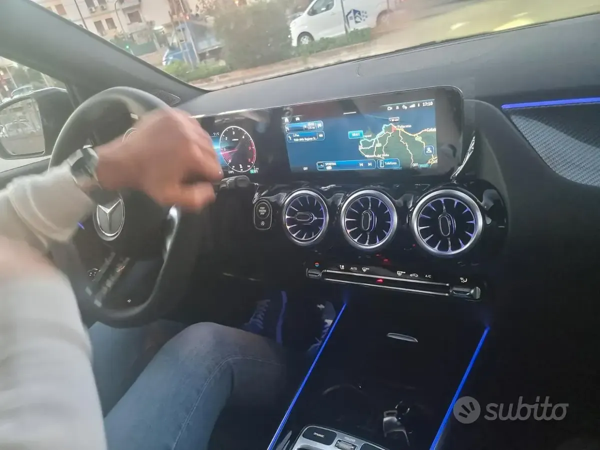 Usata Mercedes GLA200 AMG 150 CV (110 kW) 2024 Grigio SUV