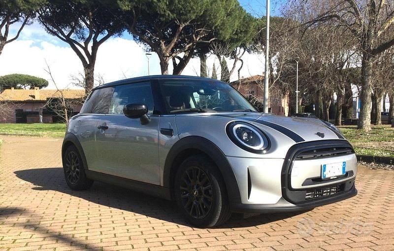Usata Mini Cooper Essential 136 CV (100 kW) 2023 Grigio Utilitaria