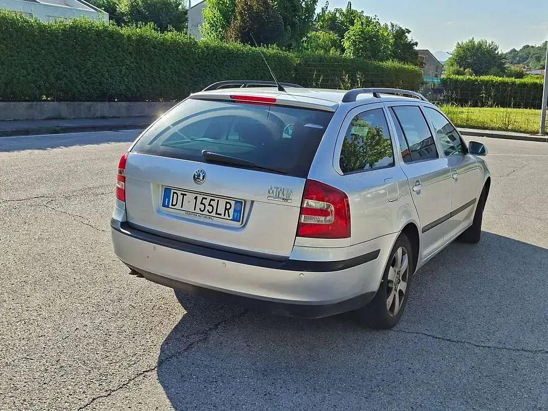 Usata Skoda Octavia Elegance 105 CV (77 kW) 2008 Argento Station wagon