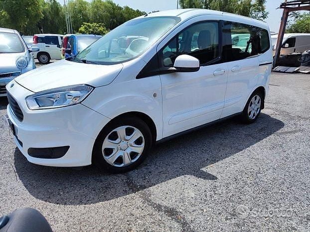 Usata Ford Tourneo Courier 110 CV (80 kW) 2016 Bianco Monovolume
