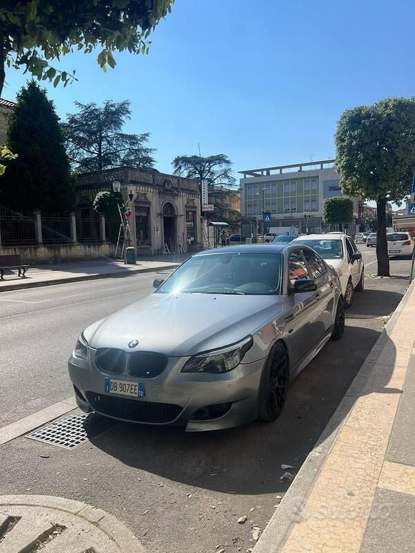 Usata BMW 530 272 CV (200 kW) 2007 Grigio Berlina