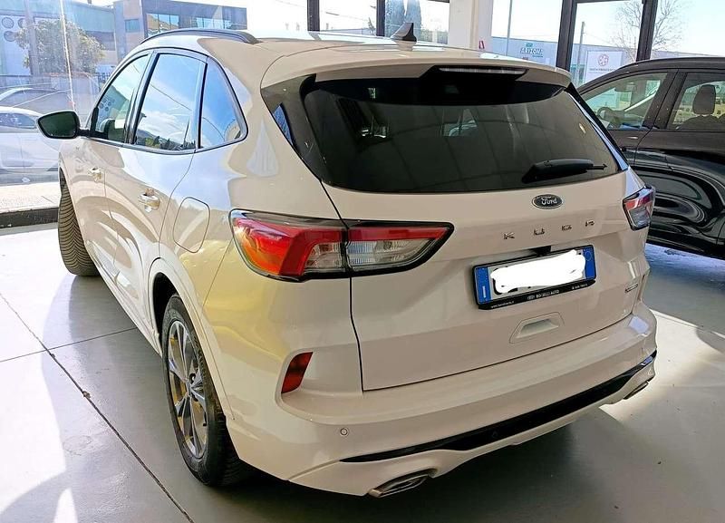 Usata Ford Kuga ST-Line X 152 CV (111 kW) 2023 Bianco perlato SUV