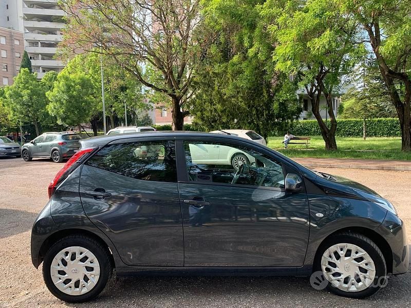 Usata 2019 Toyota Aygo Connect Style Due volumi | 11.000 € (Ottimo prezzo) - Immagine 1/4