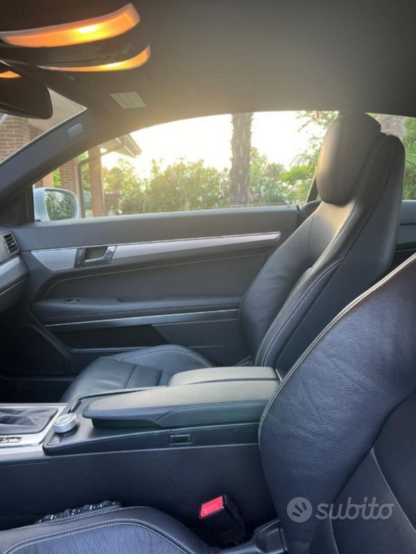 Usata Mercedes E350 231 CV (169 kW) 2009 Grigio Berlina