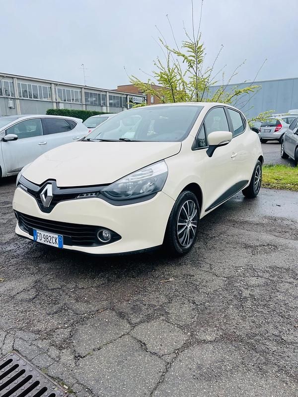 Usata Renault Clio IV Life 75 CV (55 kW) 2016 Bianco Berlina