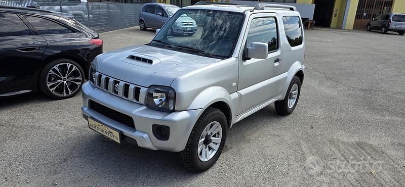 Usata Suzuki Jimny 85 CV (62 kW) 2013 Grigio SUV