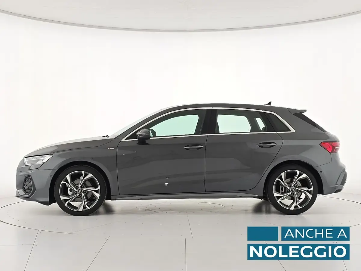 Nouvelle Audi A3 S-Line 150 ch (110 kW) 2026 Noir Berline