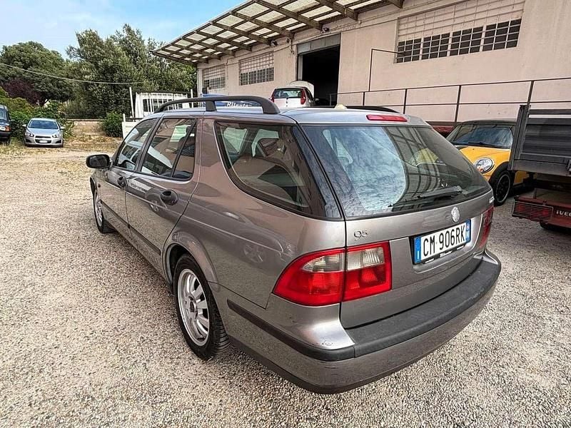 Begagnad Saab 9-5 Vector 120 HK (88 kW) 2004 Silver Kombi
