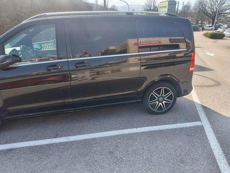 Usata Mercedes V300 Exclusive 239 CV (175 kW) 2021 Nero Monovolume
