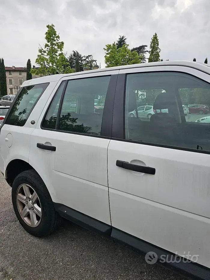 Usata Land Rover Freelander 2 241 CV (177 kW) 2014 Bianco SUV