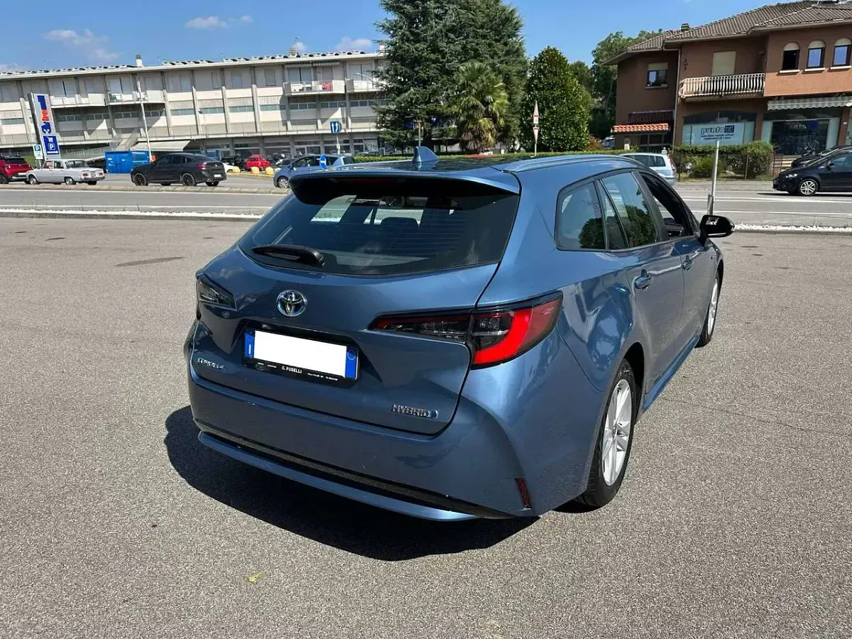 Usata Toyota Corolla Business Edition 122 CV (89 kW) 2020 Blu/azzurro Station wagon