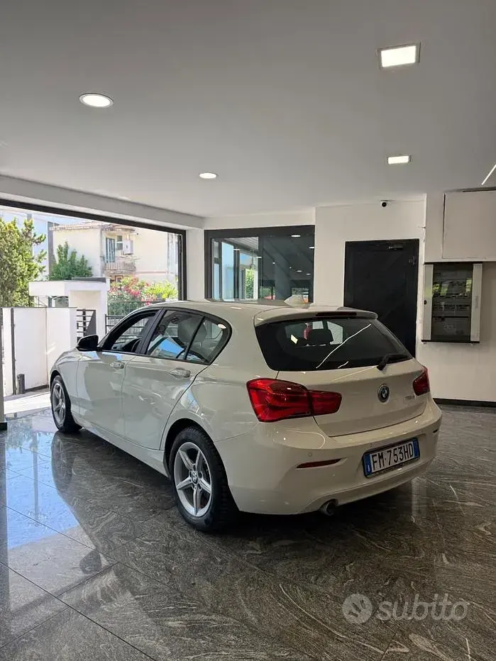Usata BMW 116 xLine 116 CV (85 kW) 2016 Bianco Utilitaria