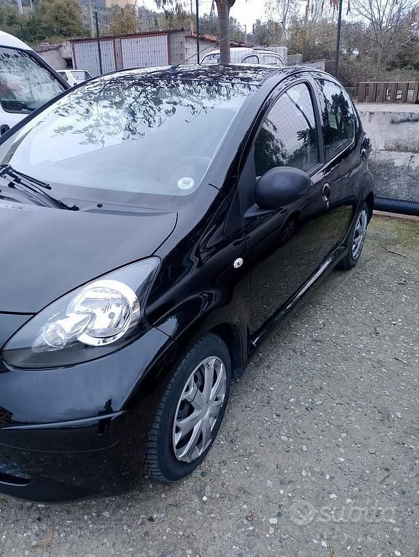 Usata Toyota Aygo 2007 Nero Utilitaria
