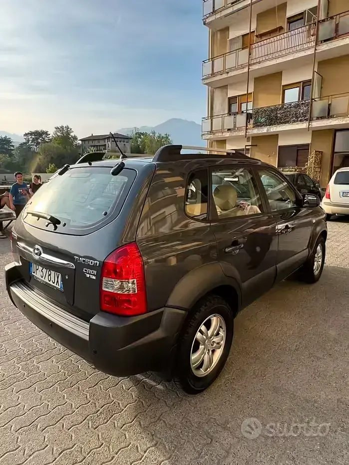 Usata Hyundai Tucson 140 CV (102 kW) 2008 Grigio SUV