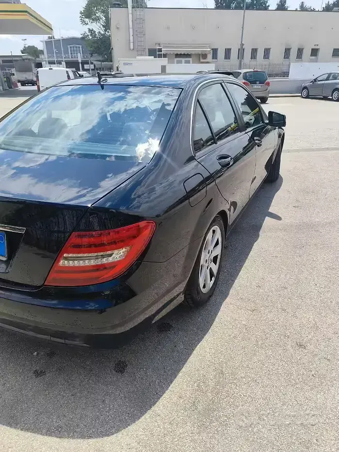 Usata Mercedes C220 136 CV (100 kW) 2012 Nero Berlina