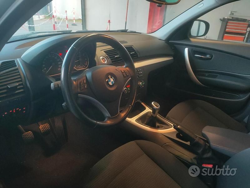 Usata BMW 116 Efficient Dynamics 122 CV (89 kW) 2011 Grigio Utilitaria