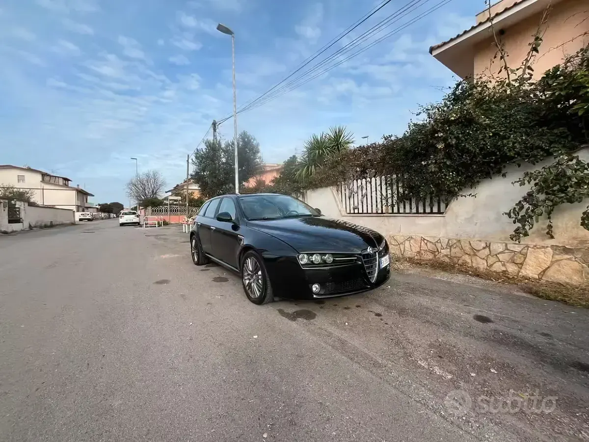Usata Alfa Romeo 159 Super 170 CV (125 kW) 2011 Nero Station wagon