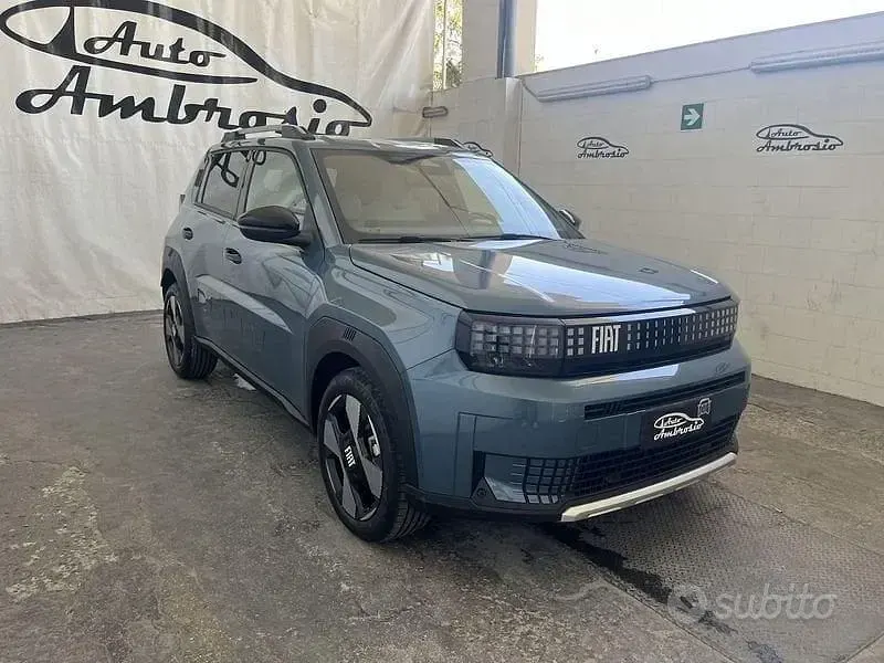 Usata Fiat Grande Panda La Prima 110 CV (80 kW) 2025 Bluazzurro Utilitaria