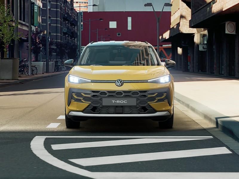 Nuova VW T-Roc Life 150 CV (110 kW) 2026 Canary yellow nero SUV