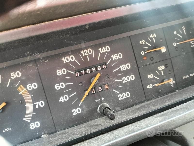 Usata Alfa Romeo 90 132 CV (97 kW) 1987 Blu Berlina