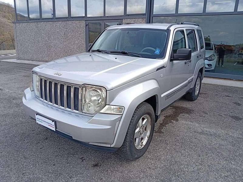 Usata Jeep Cherokee Sport 177 CV (130 kW) 2009 Argento SUV