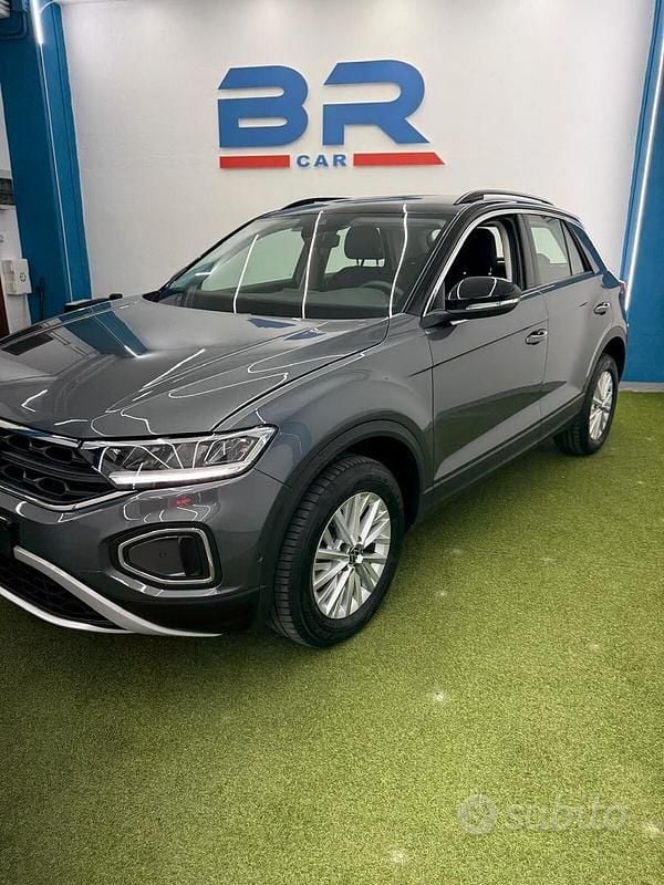 Usata VW T-Roc Style 116 CV (85 kW) 2023 Grigio SUV