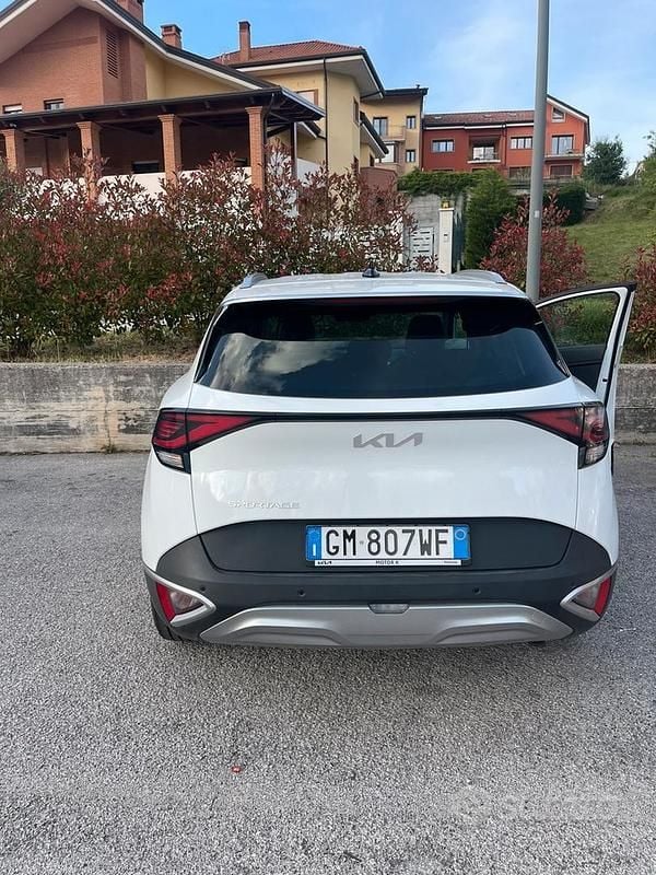 Bianco Usata 2023 Kia Sportage SUV | 25.900 € (Cara) - Immagine 1/4