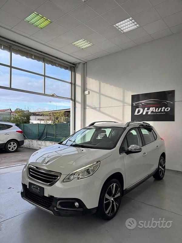 Usata Peugeot 2008 Allure 92 CV (67 kW) 2015 Bianco SUV