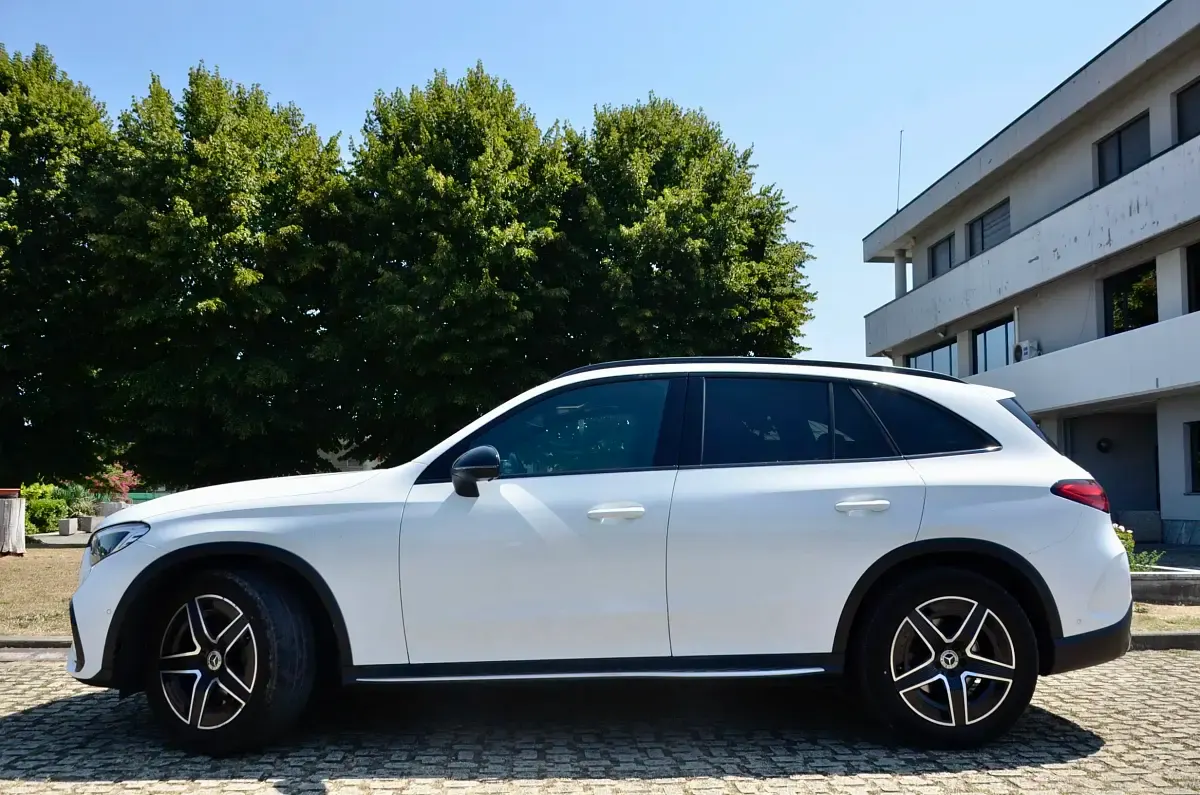 Usata Mercedes GLC200 AMG Line Premium Plus 204 CV (150 kW) 2023 Bianco SUV