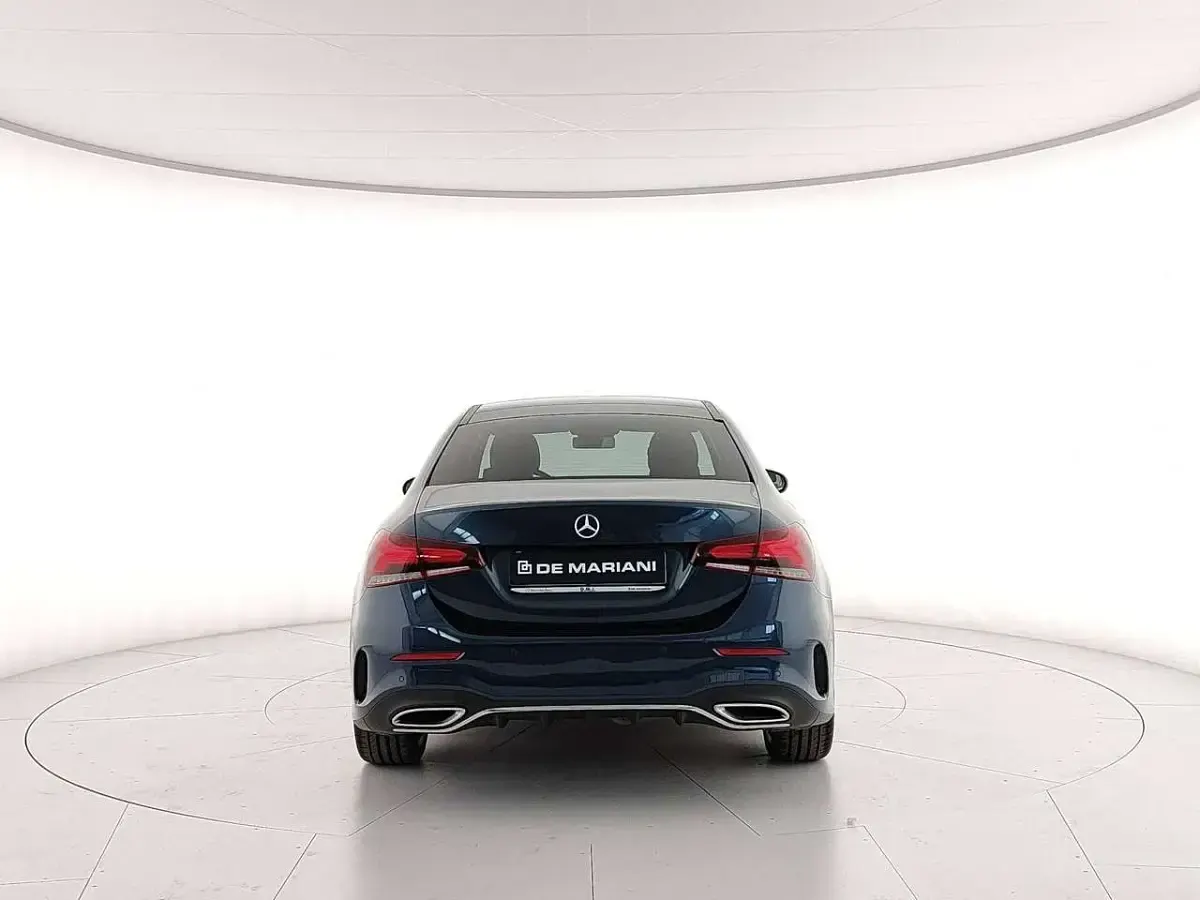 Usata Mercedes A200 Premium 150 CV (110 kW) 2022 Blu denim Berlina