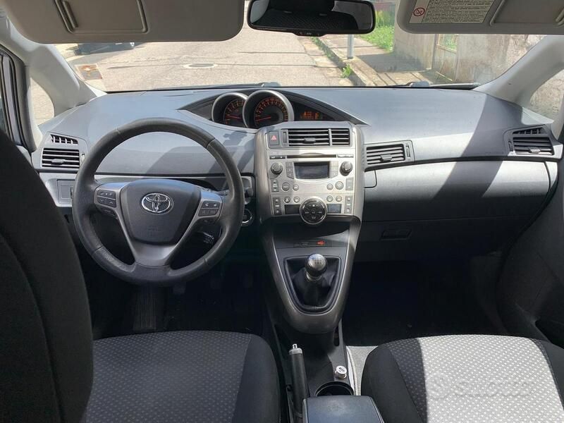 Usata Toyota Corolla Verso 130 CV (95 kW) 2009 Monovolume