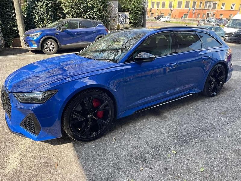 Usata Audi RS6 600 CV (441 kW) 2023 Blu nogaro Station wagon
