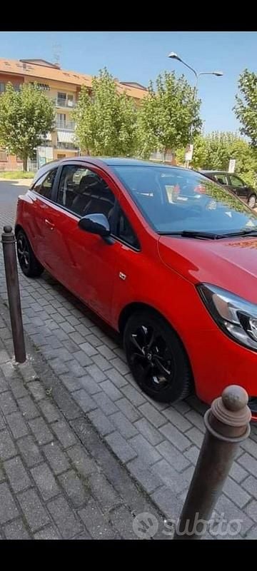 Usata Opel Corsa 69 CV (50 kW) 2017 Rosso Coupé