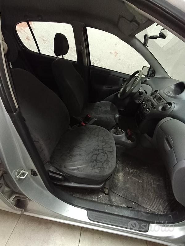 Usata Toyota Yaris 2001