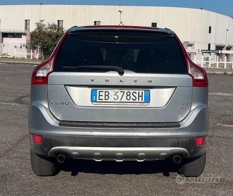 Usata Volvo XC60 163 CV (119 kW) 2010 Grigio SUV