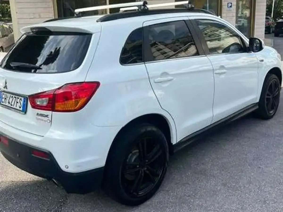 Usata Mitsubishi ASX Intense 150 CV (110 kW) 2011 Bianco SUV