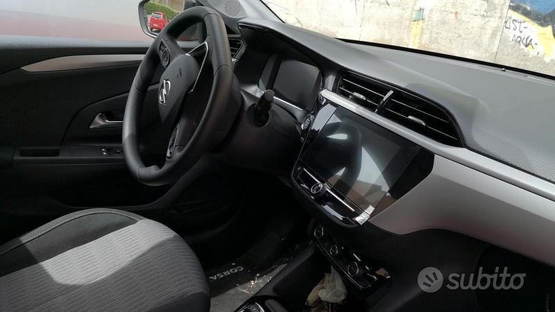 Usata Opel Corsa-e 100 kW (136 CV) 2021 Rosso Utilitaria